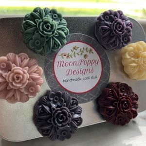 Gorgeous Flower Magnet Set in Gift Tin
